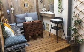 Appartement INTRAMUROS RARE T2 Paisible avec terrasse privée et Climatisation