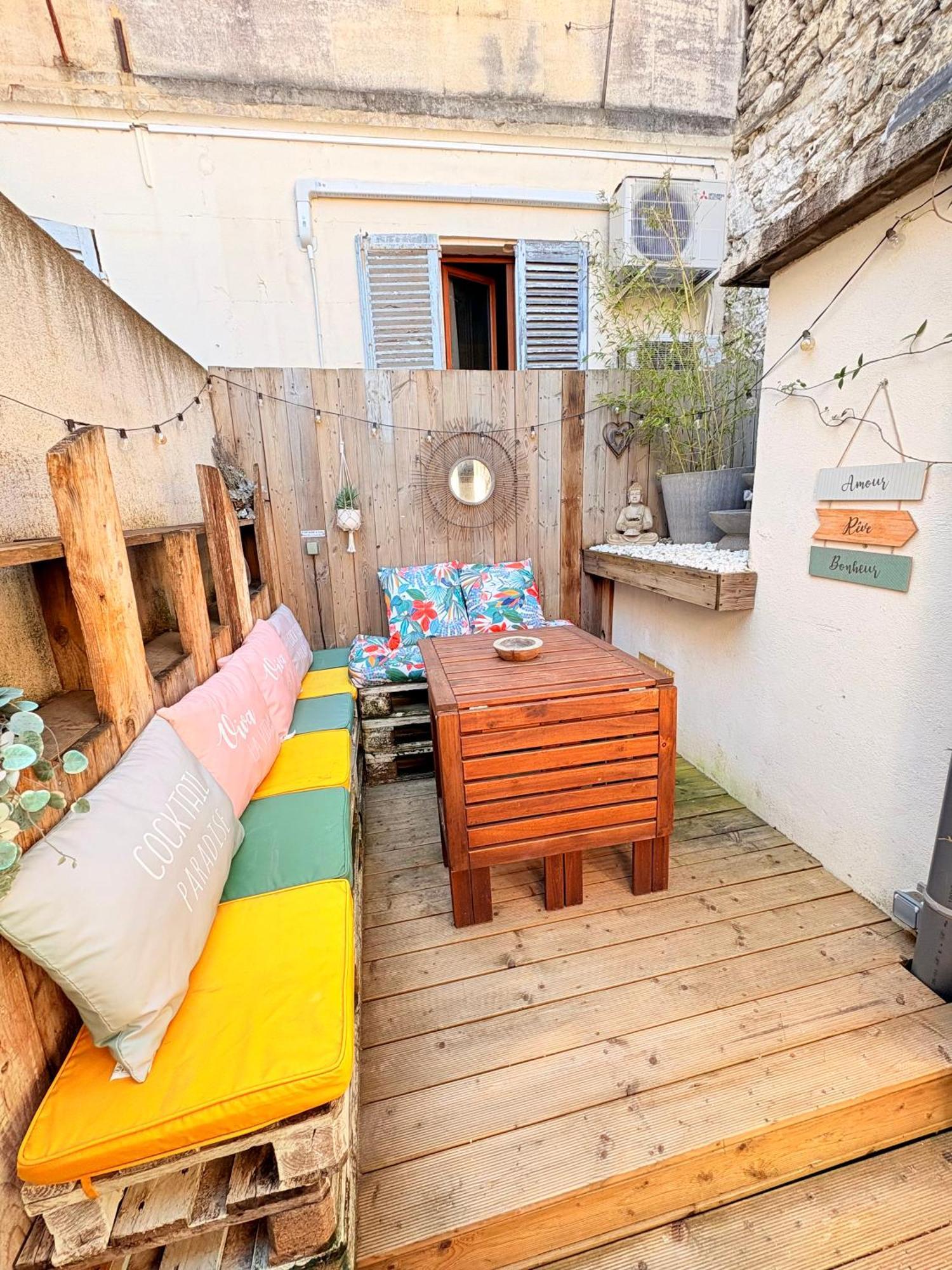 Appartement INTRAMUROS RARE T2 Paisible avec terrasse privée et Climatisation Aviñón Exterior foto